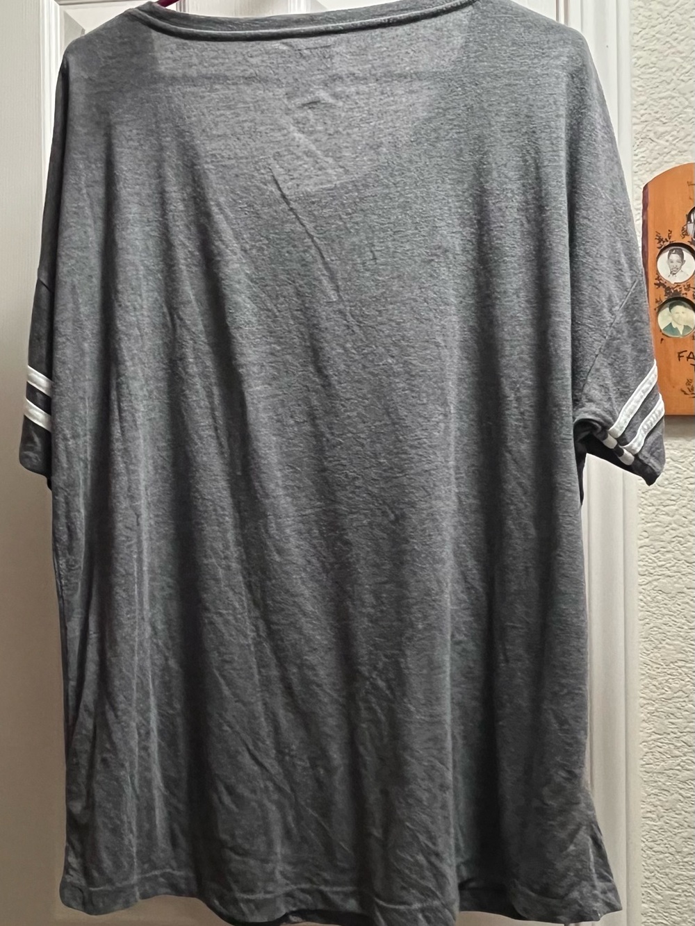New Era Gray San Jose Earthquakes Short-Sleeve Tee with Blue Logo - Picture 3 of 3